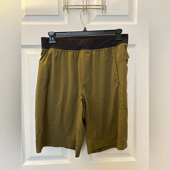 ! Lululemon T.H.E. Short - Picture 1 of 4